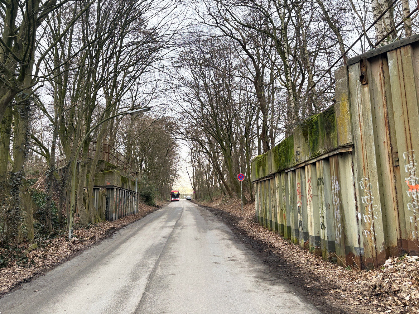 Herdieckstraße ab der ehemaligen Eisenbahnbrücke