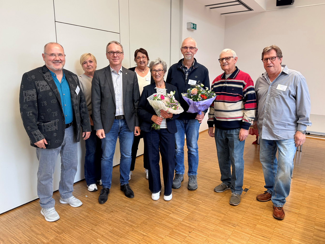Der neu gewählte Seniorenbeirat mit Bürgermeister André Dora