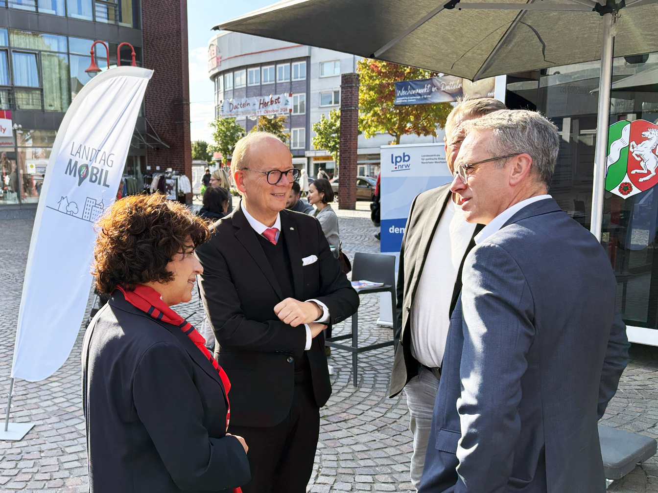 Bürgermeister im Gespräch mit Landtagspräsidium NRW