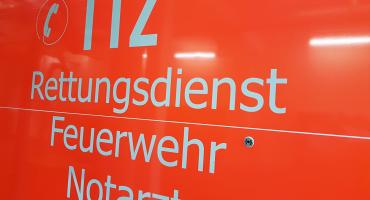 Seitenaufschrift eines Rettungsfahrzeugs