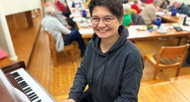 Singtreff mit Irina Tseytlina am Klavier im Dorfschultenhof 