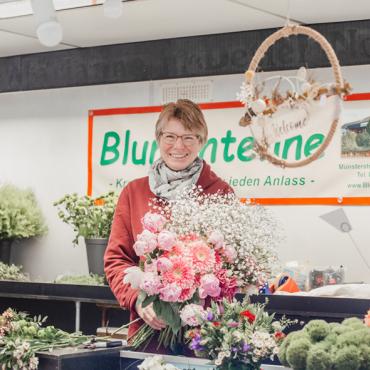 Das Bild zeigt den Marktstand der Blumentenne Waltrop.