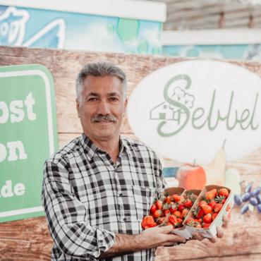 Das Bild zeigt den Markstand Sebbel.