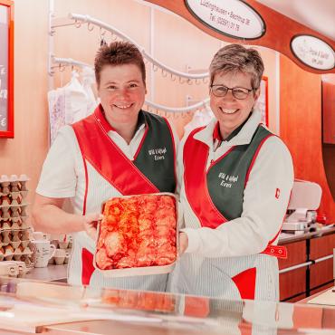 Das Bild zeigt den Marktstand von Wild & Geflügel Evers.