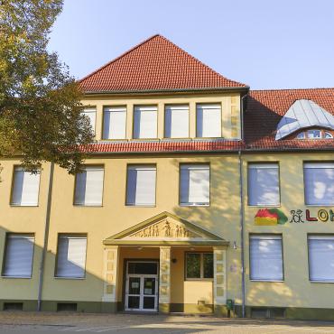 Auf dem Bild sieht man die Dattelner Grundschule Lohschule.