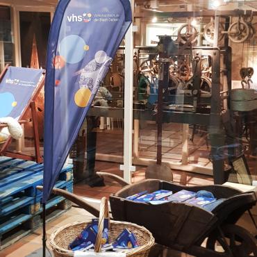 Das Bild zeigt das Foyer der VHS.