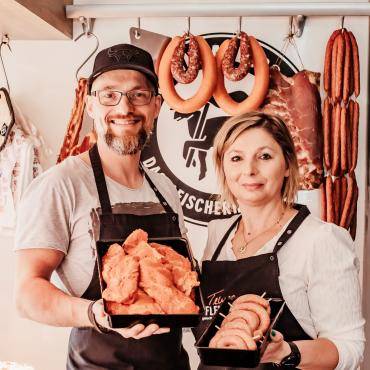 Wochenmarkt Marktstand Tewes-Die Fleischerei Quadratisch