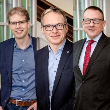 Das Bild zeigt Kämmerer Olaf Stümpel, Bügermeister André Dora und Dezernent Peter Wenzel. 