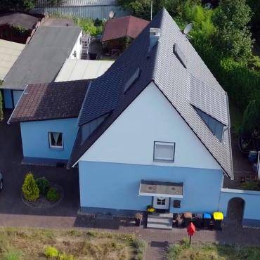 Ein Haus aus der Vogelperspektive