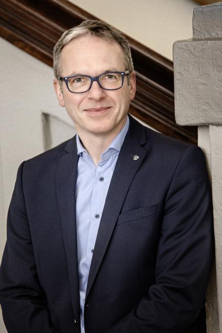 Das Bild zeigt Bürgermeister André Dora.