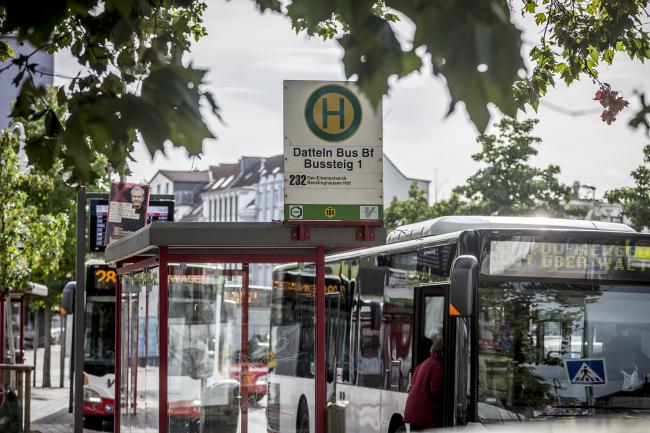 Das Bild zeigt den Busbahnhof Neumarkt.