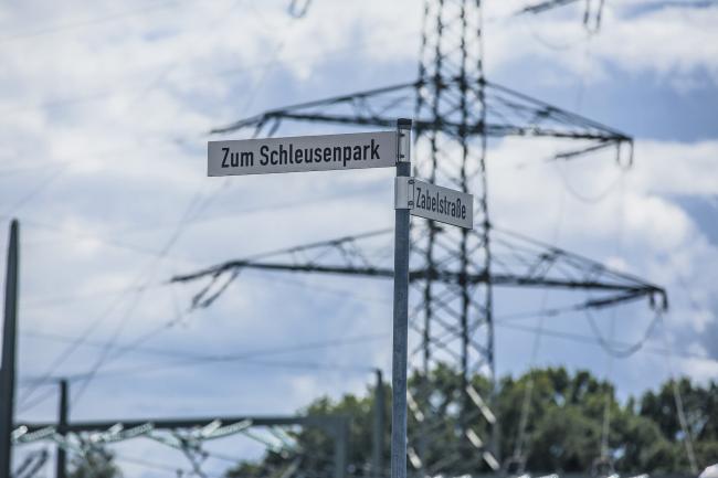 Straßenschild Zum Schleusenpark