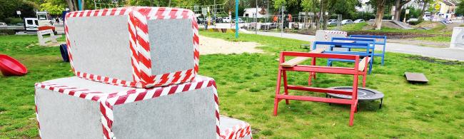 Das Bild zeigt Elemente der mobilen Bewegungsbaustelle im Sportpark Mitte