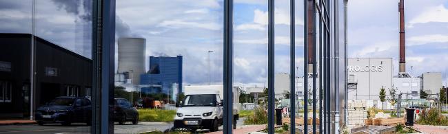 Das Bild gibt einen Einblick in das Gewerbegebiet "Zum Schleusenpark"