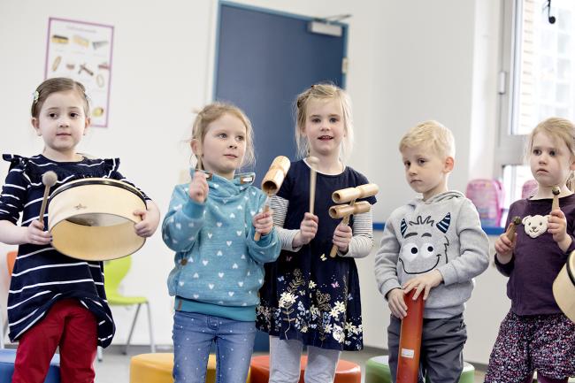 Das Bild zeigt Impressionen der Musikschule.