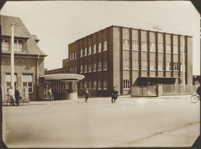 Das Bild zeigt das Verwaltungsgebäude der Schachtanlage Emscher-Lippe in den 60er Jahren.