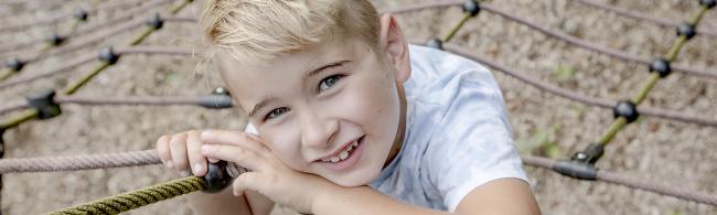 Das Bild zeigt ein Kind 