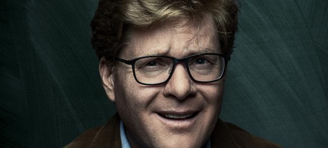 Das Bild zeigt Herrn Schröder