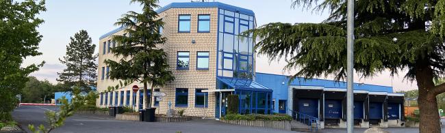 Das Bild zeigt das Verwaltungsgebäude des KSD