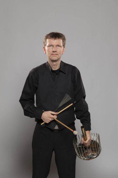 Das Bild zeigt den Schlagwerker Torsten Müller