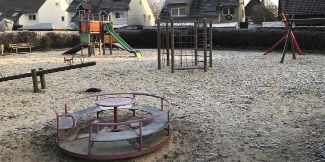 Das Bild zeigt den Spielplatz Deipenwinkel