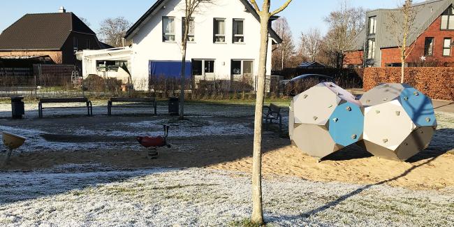 Das Bild zeigt den Spielplatz an der Hagemer Binsenweide