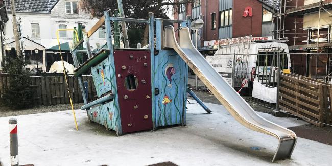 Das Bild zeigt den Spielplatz auf der Hohen Straße