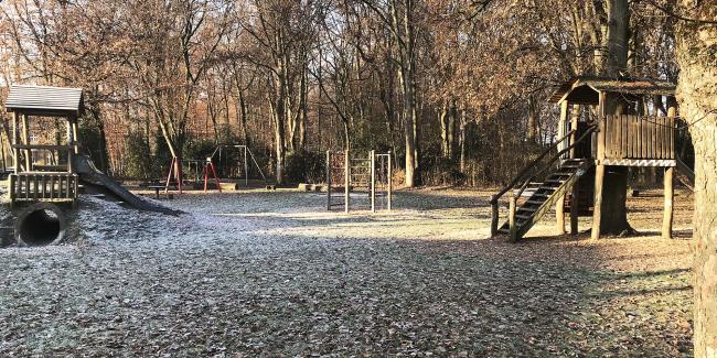 Das Bild zeigt den Spielplatz am Lohbusch