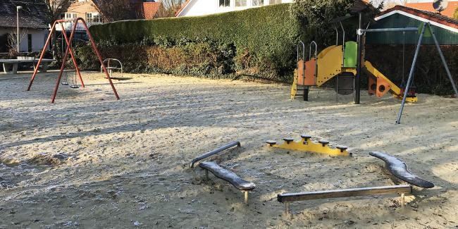 Das Bild zeigt den Spielplatz an der Orffstraße