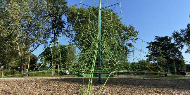 Das Bild zeigt ein Spielgerät im Sportpark Mitte 