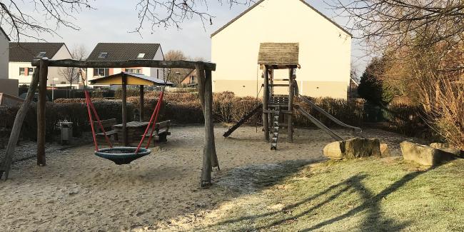 Das Bild zeigt den Spielplatz Zum Heideweg