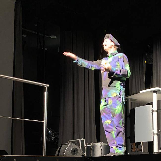 Monsieur Agon erklärt seine Jonglage