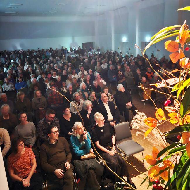 Das Publikum in der Stadthalle beim Ehrenamtsempfang 2023