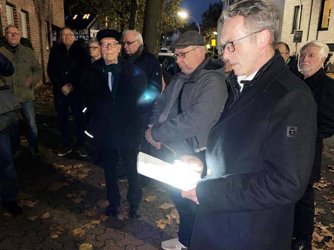 Bürgermeister André Dora, der evangelische Pfarrer Thomas Mämecke bei der Solidaritätskundgebung am Türkenort 1.