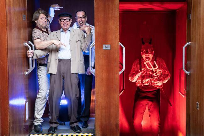 Das Bild zeigt Herbert Knebel's Affentheater