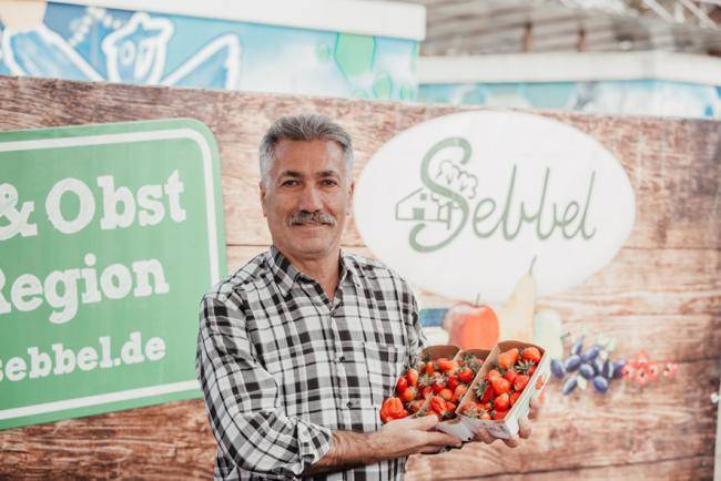 Spargel_Obsthof_Sebbel_Portrait_Erdbeeren_Wochenmarkt