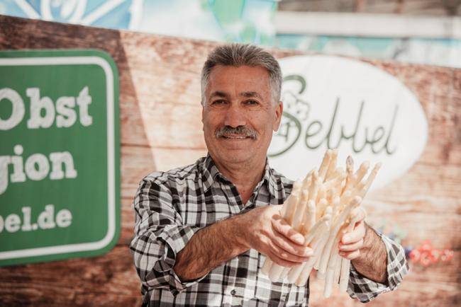 Spargel_Obsthof_Sebbel_Portrait_Spargel_Wochenmarkt