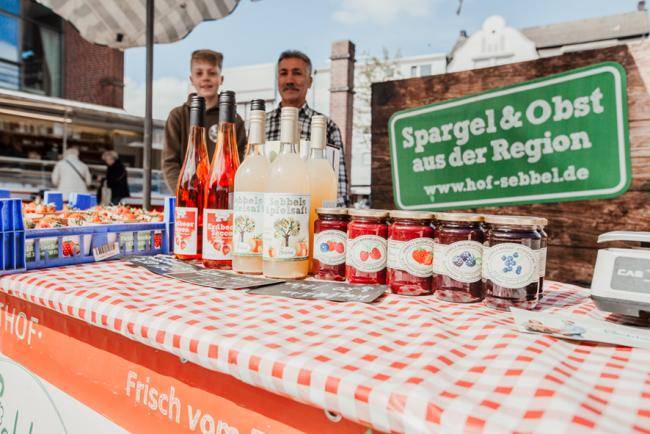 Spargel_Obsthof_Sebbel_Marktstand_Wochenmarkt