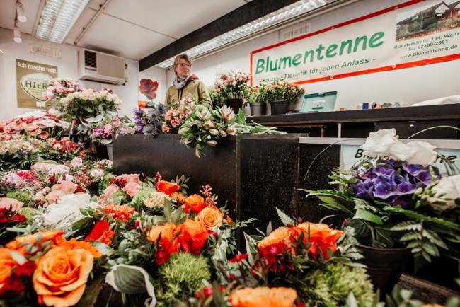 Blumentenne_Marktstand_Wochenmarkt