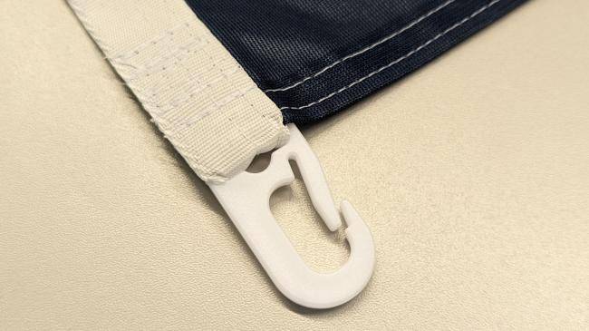 Flagge mit Logo klein Befestigungshaken unten