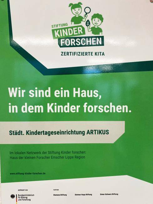 Urkunde "Wir sind ein Huas, in dem Kinder forschen"