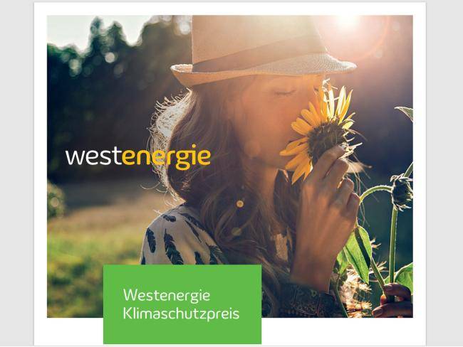 Hinweis zum Westenergie-Klimaschutzpreis mit einer Frau mit Hut, die an einer Sonnenblume riecht.