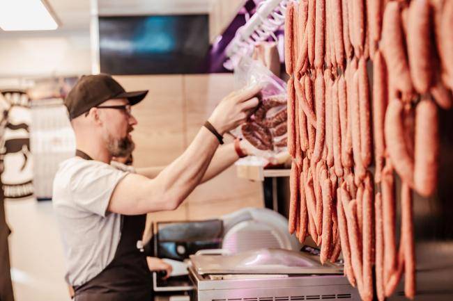 Wochenmarkt Marktstand Tewes-Die Fleischerei