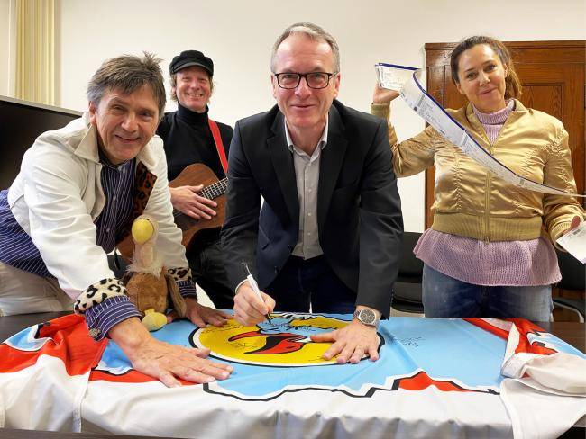 Foto (v. l.): Martin Kaysh, Stefan „Pele“ Götzer, Bürgermeister André Dora und Sandra Schmitz.