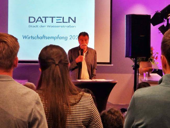 Heiner Brand spricht über Team-Building beim Wirtschaftsempfang 2024