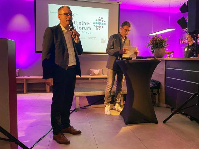 Bürgermeister André Dora und Heiner Brand beim Wirtschaftsempfang 2024