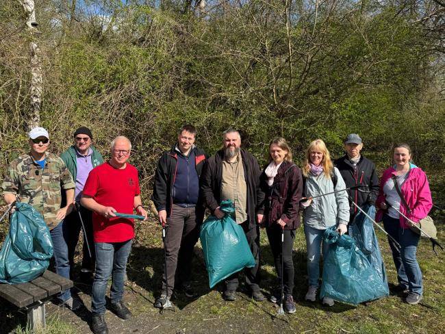 Geocacher-Gruppe bei Müll im Sack - Stadt auf Zack 2025