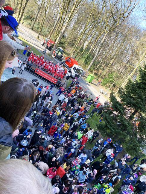 Der Rathausvorplatz beim Rathaussturm war sehr gut gefüllt.