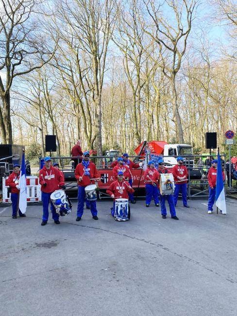 Der Spielmannszug aus Mengede machte beim Rathaussturm ordentlich Radau