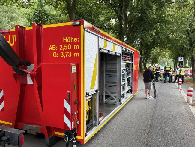 Einsatz der Feuerwehr am centr-o-med, wo eine Gefahrgutbox gefunden wurde